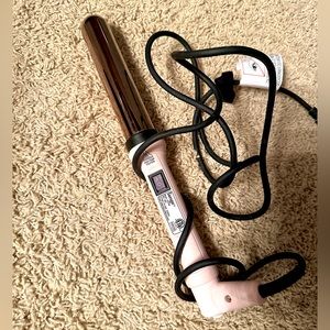 L'ANGE HAIR Ondulé Titanium Curling Wand | 1.25 Inch Barrel